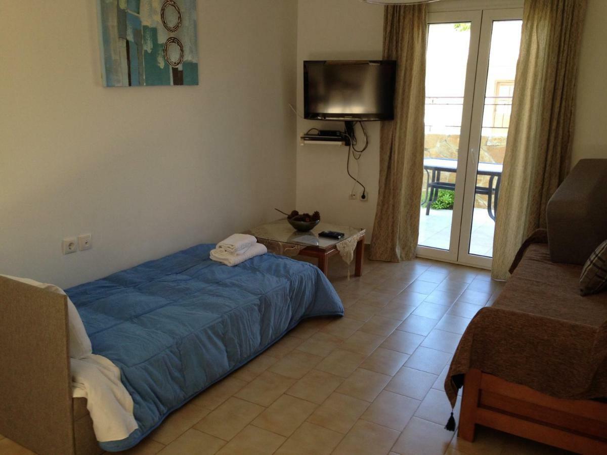 Regina Apartment *